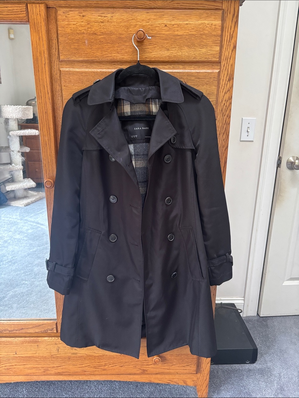 Zara Black Double-Breasted Trench with Plaid Lining